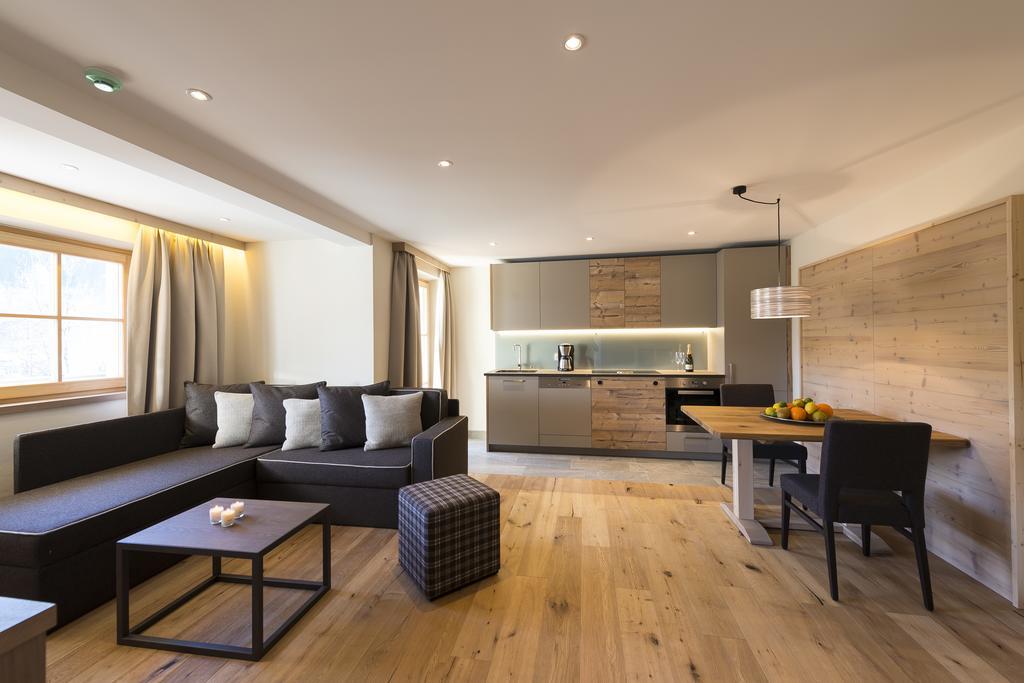 Alpen Chalet Dorfwies Kirchberg in Tirol Rom bilde